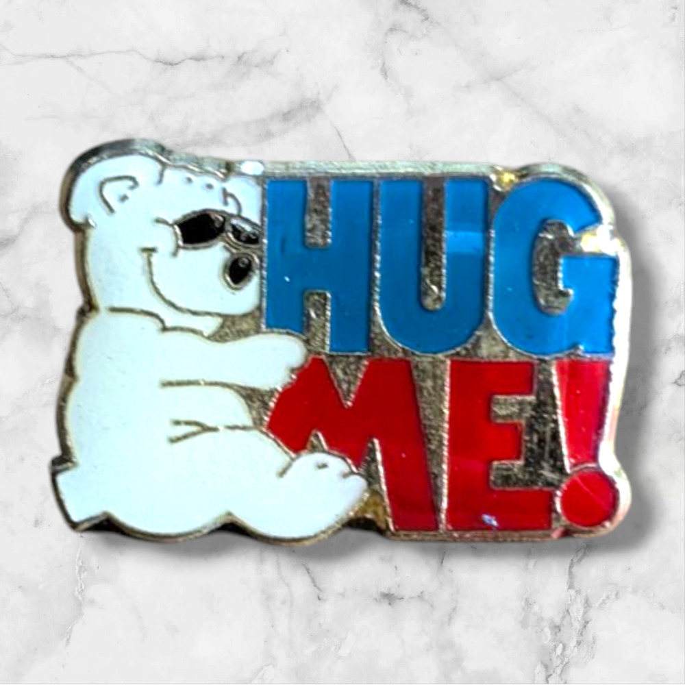 HUG ME Teddy Bear With Sunglasses Vintage Enamel Cloisonné Hat Lapel Pin